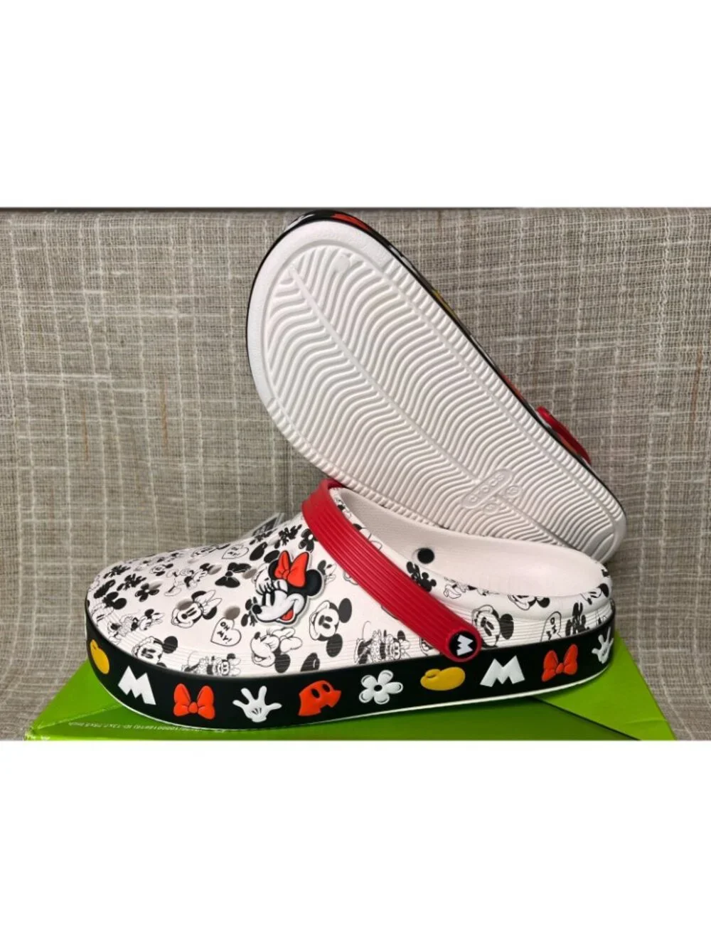 NIB Crocs Unisex Adult Mickey Off Court Clog Classic w/ 2 Charms Size 13 Men's